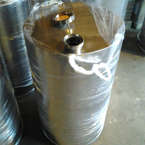 Емкость для этилового спирта, из нержавеющей стали AISI 304, на 200 литров с горловиной/люком.